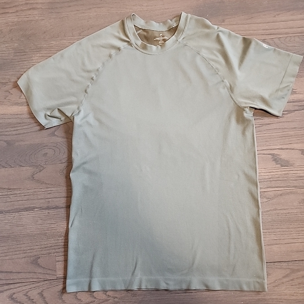 Fabletics Men's The Training Day T-Shirt Neo Olive Green Size Medium Activewear